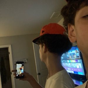 Meet your Posher, Ethan